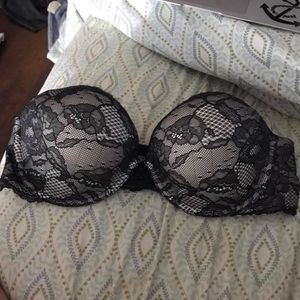 Victoria’s Secret strapless bra